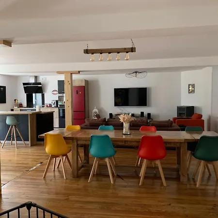 Maison Chaleureuse Au Pied Des Montagnes *