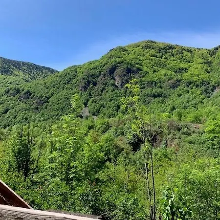 Nyaraló Maison Chaleureuse Au Pied Des Montagnes *