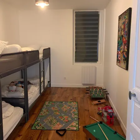 Maison Chaleureuse Au Pied Des Montagnes