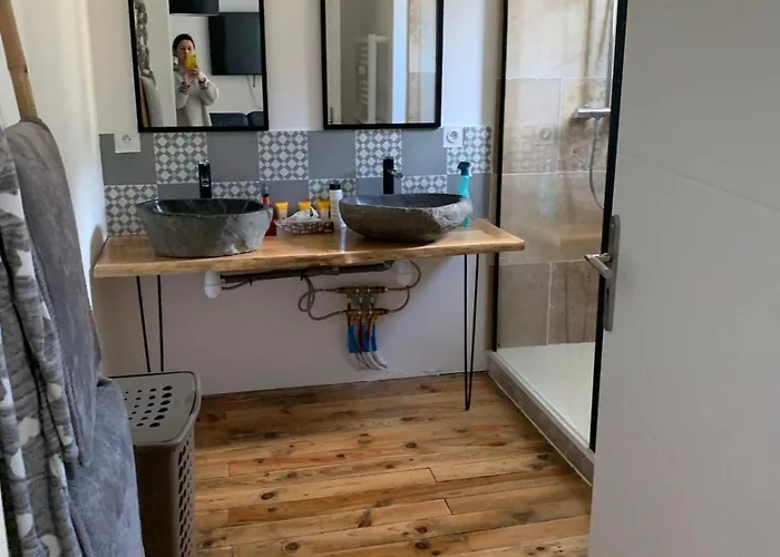 Maison Chaleureuse Au Pied Des Montagnes 펜션 Perles-et-Castelet