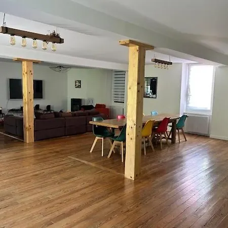 Dom wakacyjny Maison Chaleureuse Au Pied Des Montagnes Perles-et-Castelet